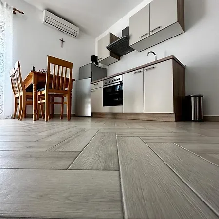 Devescovi Apartman *